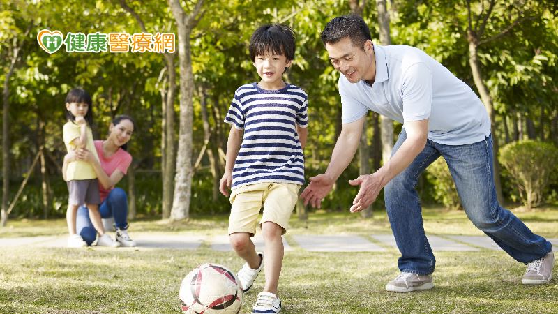 春節快和孩子一起運動　調查：親子運動越少的父母越容易憂鬱