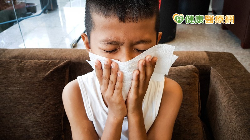 孩子過敏鼻塞嚴重影響　當心小孩牙齒咬合不正及暴牙