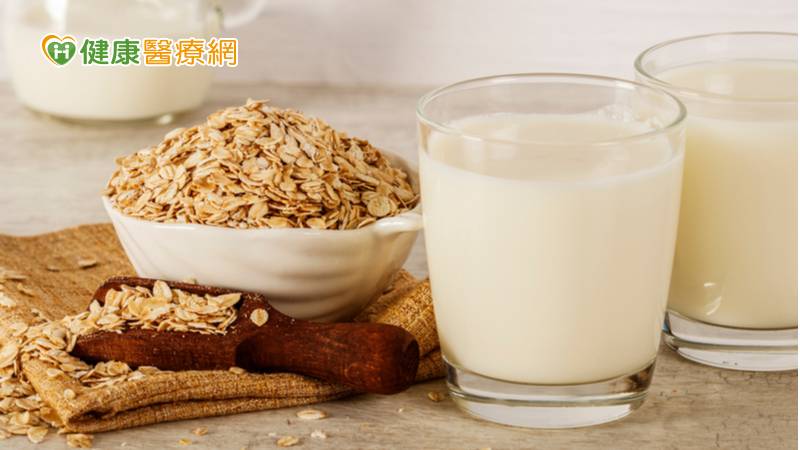 補充蛋白質要多喝豆漿？　解析「燕麥奶、牛奶、豆奶」差異