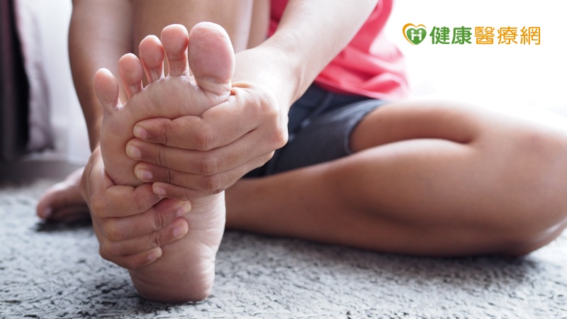 足底筋膜炎反覆發作　避開「這幾項」助改善